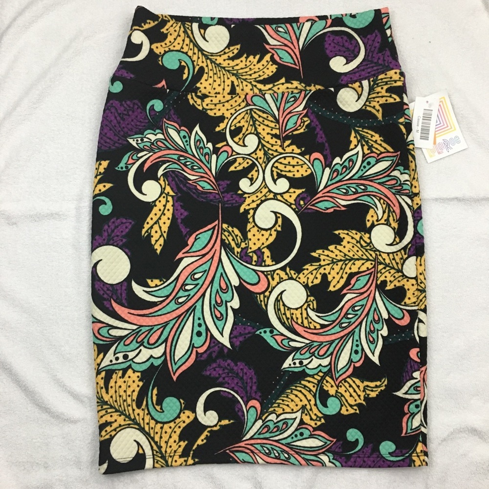 NWT Lularoe Quilted Cassie Pencil Skirt M